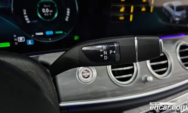 Mercedes-Benz E-Class 2022 2.0 автомат (гидро), миниатюра 11
