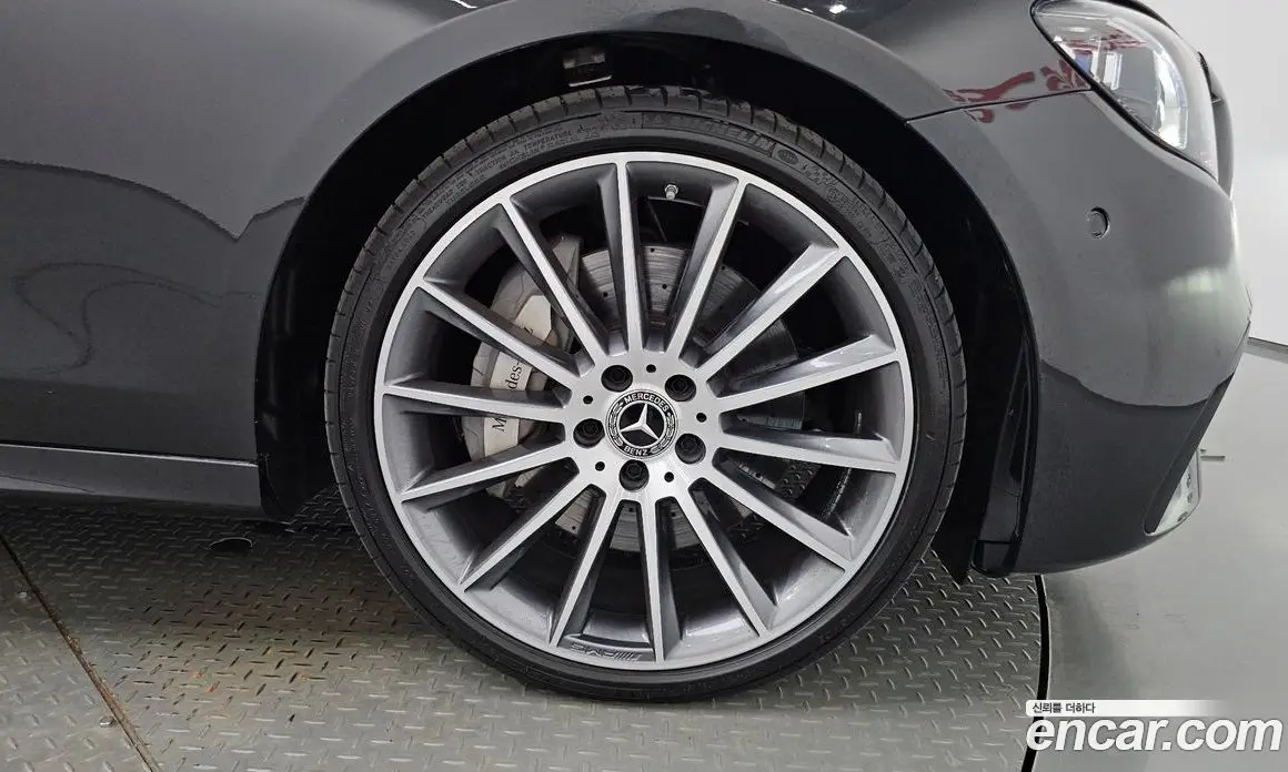 Mercedes-Benz E-Class 2022 2.0 автомат (гидро), фото 6
