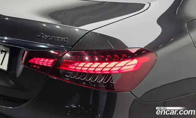 Mercedes-Benz E-Class 2022 2.0 автомат (гидро), миниатюра 8