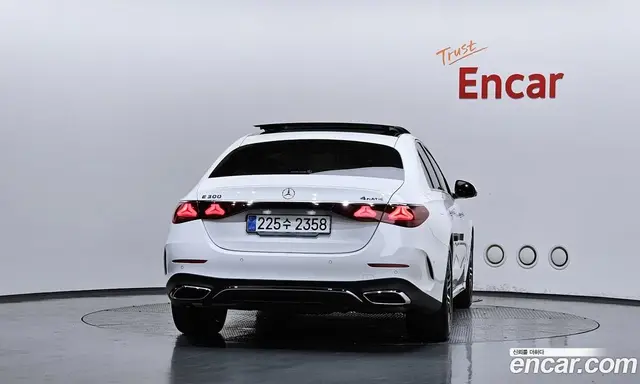 Mercedes-Benz E-Class 2025 2.0 автомат (гидро), миниатюра 4 Mercedes-Benz E-Class 2025 2.0 автомат (гидро), миниатюра 4