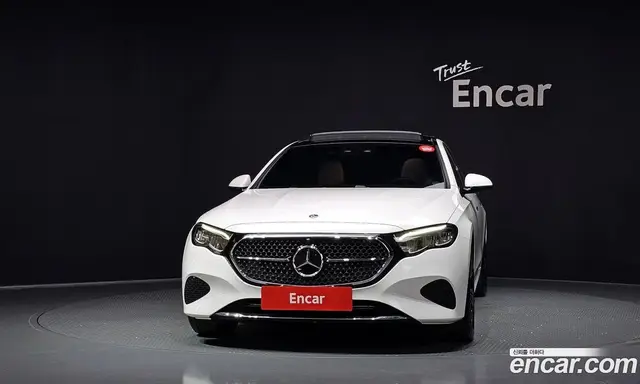 Mercedes-Benz E-Class 2025 2.0 автомат (гидро), миниатюра 3
