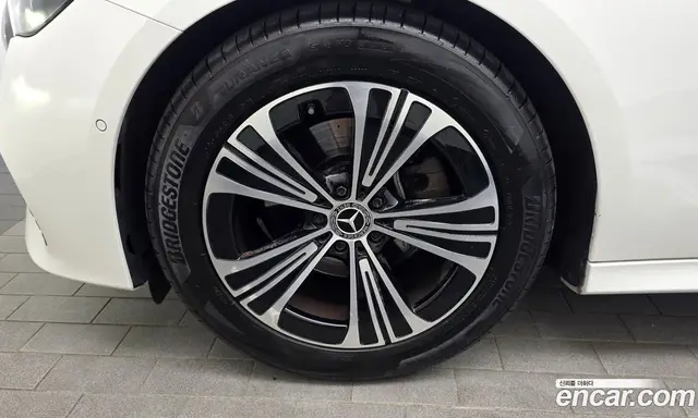 Mercedes-Benz E-Class 2025 2.0 автомат (гидро), миниатюра 5