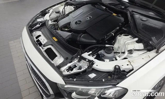 Mercedes-Benz E-Class 2025 2.0 автомат (гидро), миниатюра 6