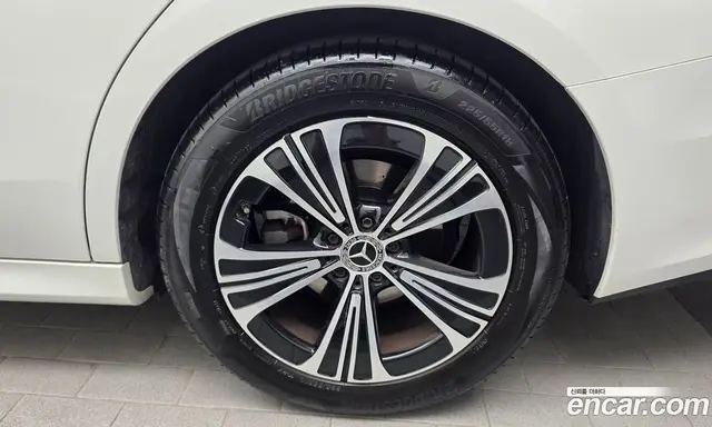 Mercedes-Benz E-Class 2025 2.0 автомат (гидро), миниатюра 7