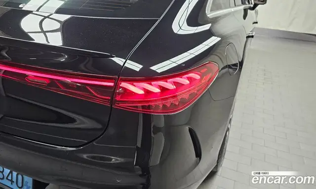Mercedes-Benz EQS 2022 0.3 автомат (гидро), миниатюра 9