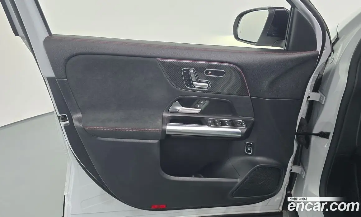 Mercedes-Benz GLA-Class 2022 2.0 автомат (гидро), фото 14