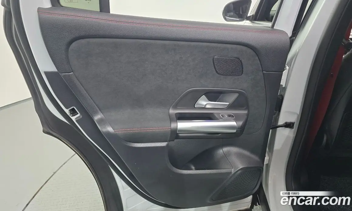 Mercedes-Benz GLA-Class 2022 2.0 автомат (гидро), фото 15