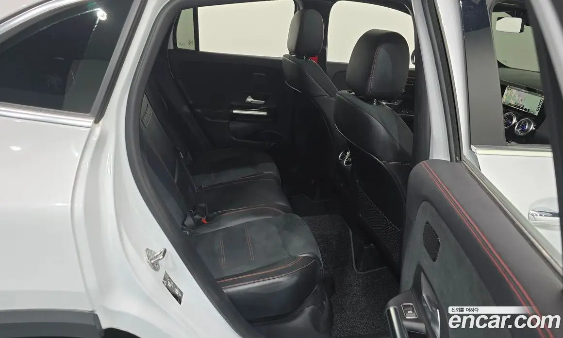 Mercedes-Benz GLA-Class 2022 2.0 автомат (гидро), фото 17