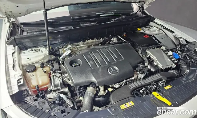 Mercedes-Benz GLB-Class 2021 1.9 автомат (гидро), миниатюра 6