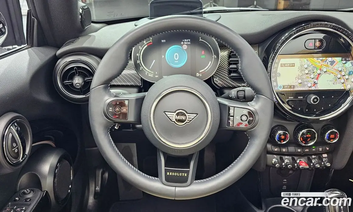 Mini Cooper Convertible 2023 2.0 автомат (гидро), фото 18 Mini Cooper Convertible 2023 2.0 автомат (гидро), фото 18