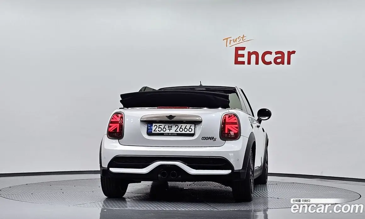 Mini Cooper Convertible 2023 2.0 автомат (гидро), фото 4 Mini Cooper Convertible 2023 2.0 автомат (гидро), фото 4