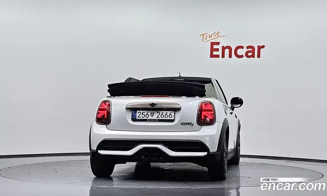 Mini Cooper Convertible 2023 2.0 автомат (гидро), миниатюра 4 Mini Cooper Convertible 2023 2.0 автомат (гидро), миниатюра 4