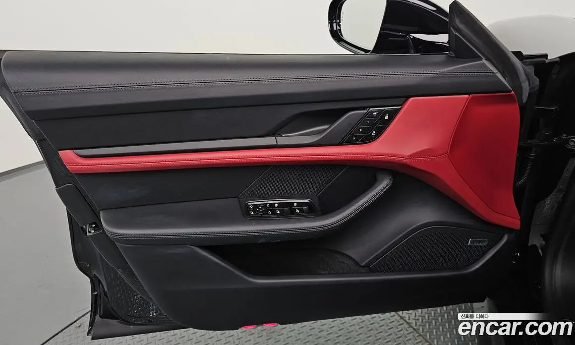 Porsche Taycan 2025 0.1 автомат (гидро), фото 14