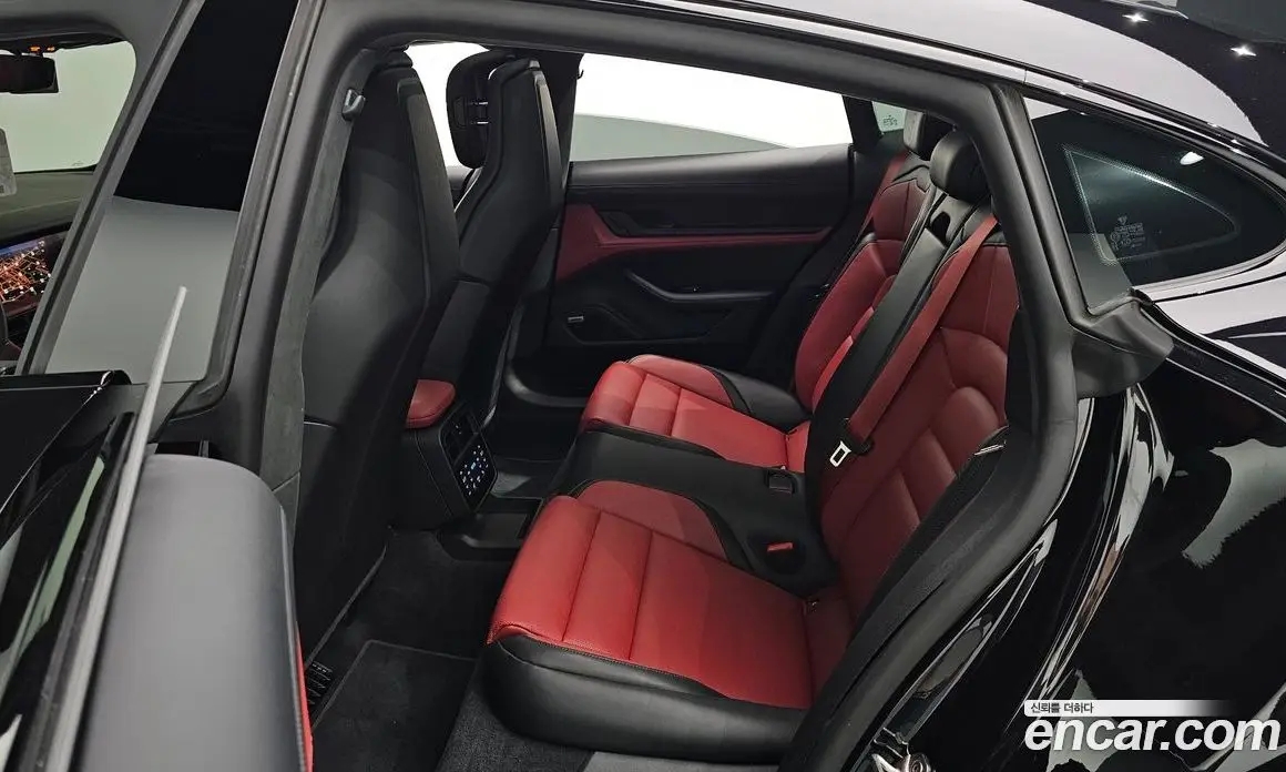 Porsche Taycan 2025 0.1 автомат (гидро), фото 17