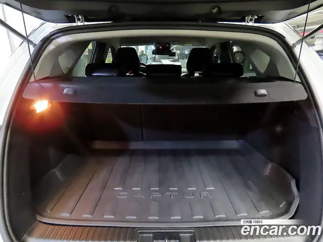 Renault (Samsung) Captur 2020 1.3 автомат (гидро), миниатюра 8