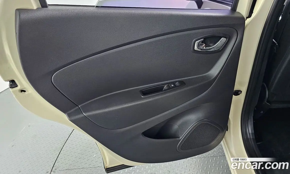 Renault (Samsung) QM3 2016 1.5 автомат (гидро), фото 15 Renault (Samsung) QM3 2016 1.5 автомат (гидро), фото 15