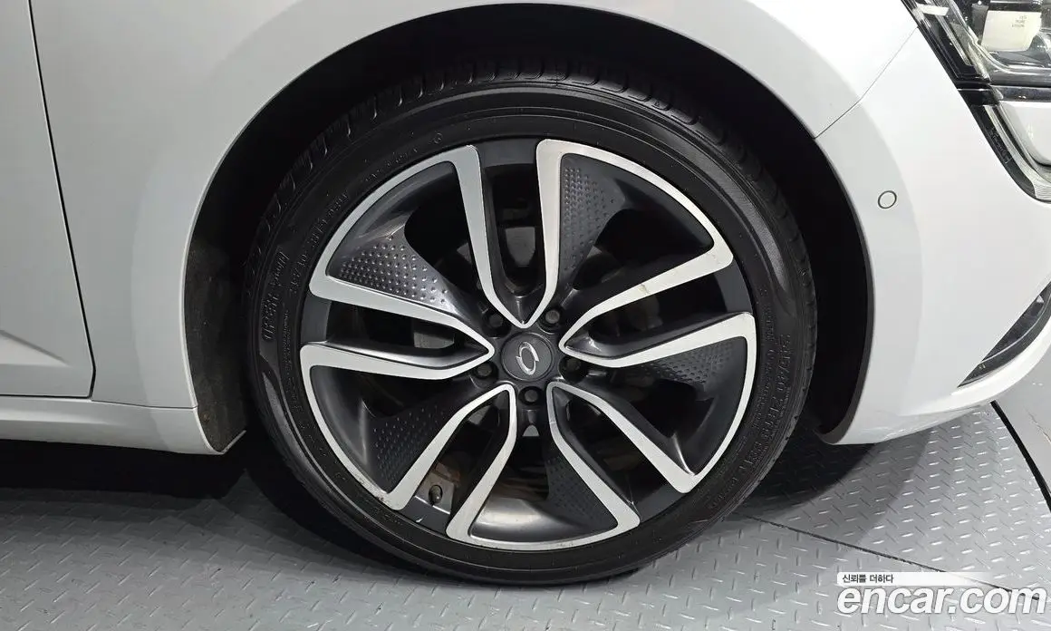 Renault (Samsung) SM6 2017 1.6 автомат (гидро), фото 7 Renault (Samsung) SM6 2017 1.6 автомат (гидро), фото 7