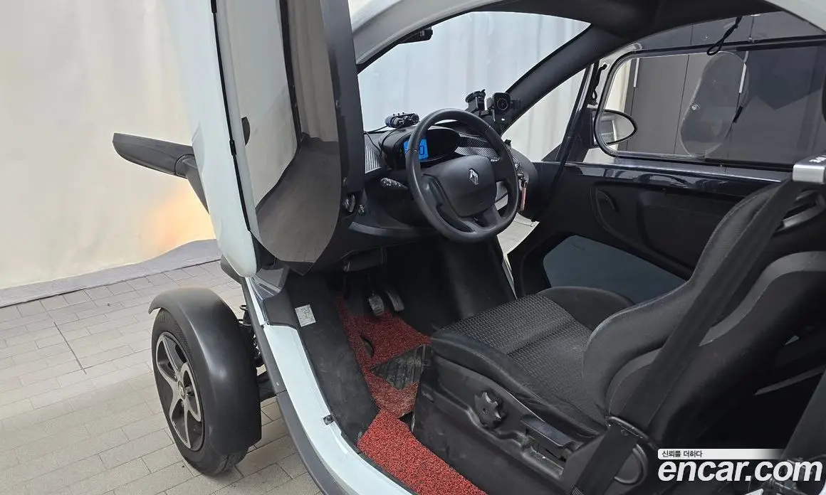 Renault (Samsung) Twizy 2020 0.1 автомат (гидро), фото 13 Renault (Samsung) Twizy 2020 0.1 автомат (гидро), фото 13