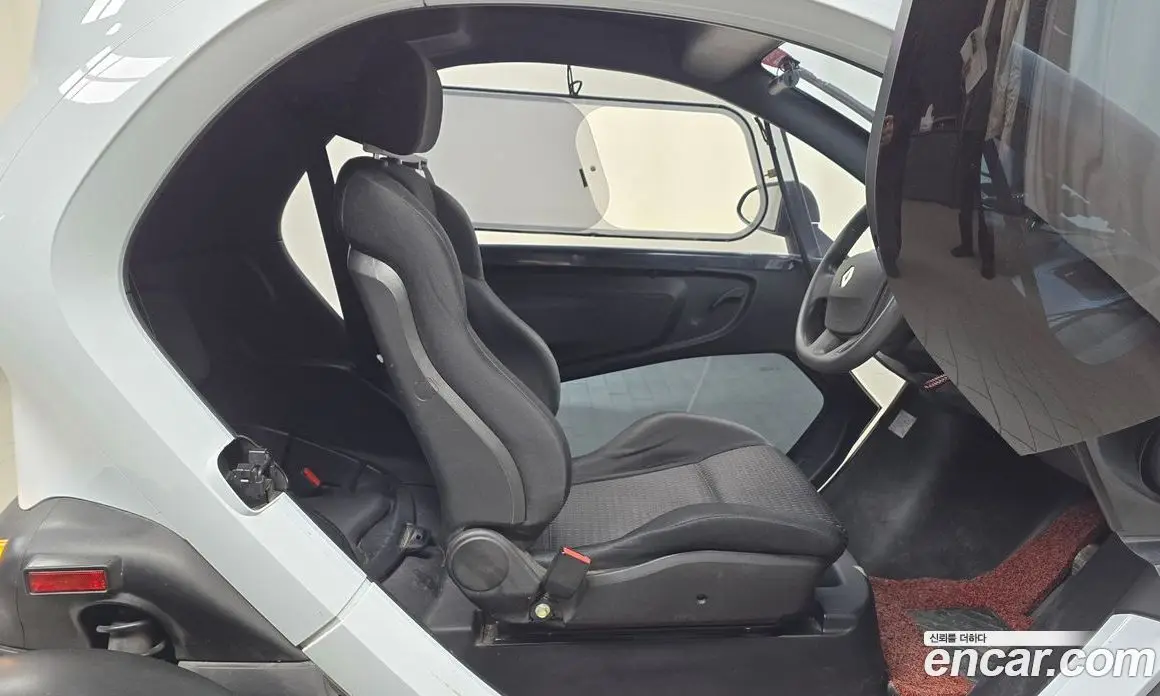 Renault (Samsung) Twizy 2020 0.1 автомат (гидро), фото 16 Renault (Samsung) Twizy 2020 0.1 автомат (гидро), фото 16