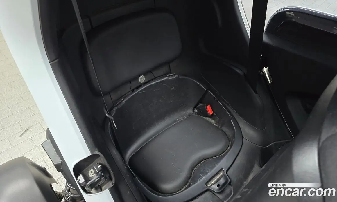 Renault (Samsung) Twizy 2020 0.1 автомат (гидро), фото 17 Renault (Samsung) Twizy 2020 0.1 автомат (гидро), фото 17