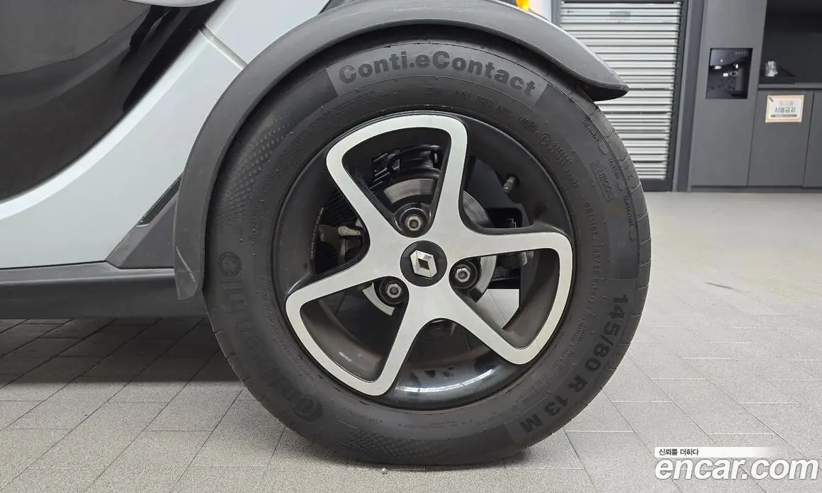 Renault (Samsung) Twizy 2020 0.1 автомат (гидро), фото 7 Renault (Samsung) Twizy 2020 0.1 автомат (гидро), фото 7
