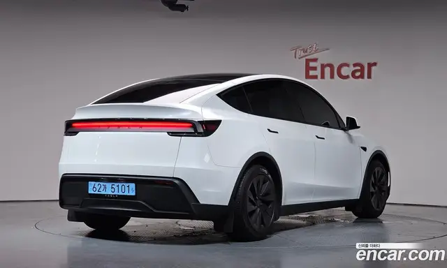 Tesla Model Y 2025 0.2 автомат (гидро), миниатюра 1 Tesla Model Y 2025 0.2 автомат (гидро), миниатюра 1