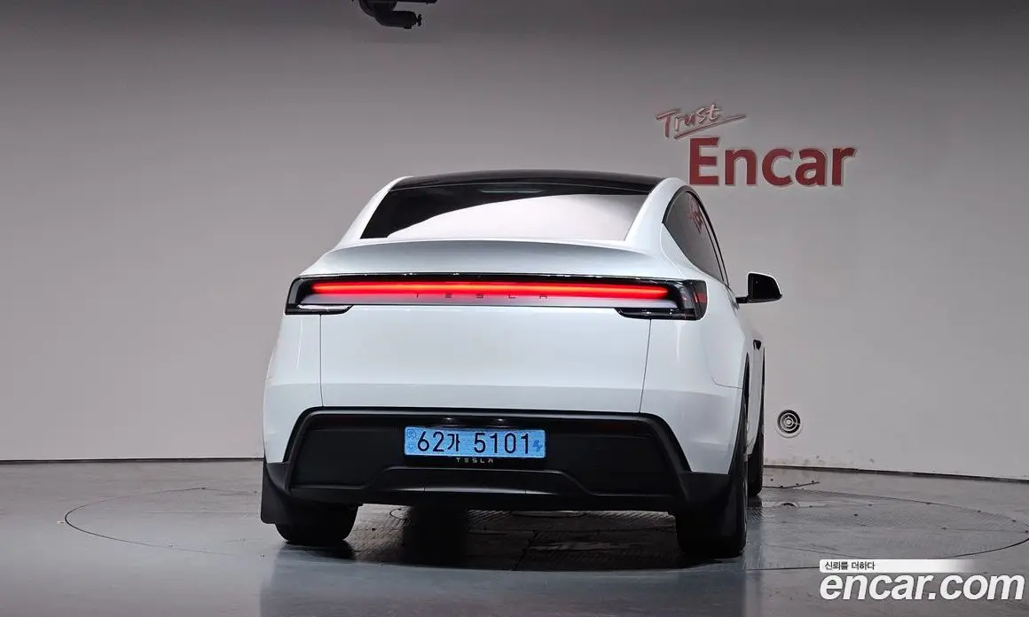 Tesla Model Y 2025 0.2 автомат (гидро), фото 3 Tesla Model Y 2025 0.2 автомат (гидро), фото 3
