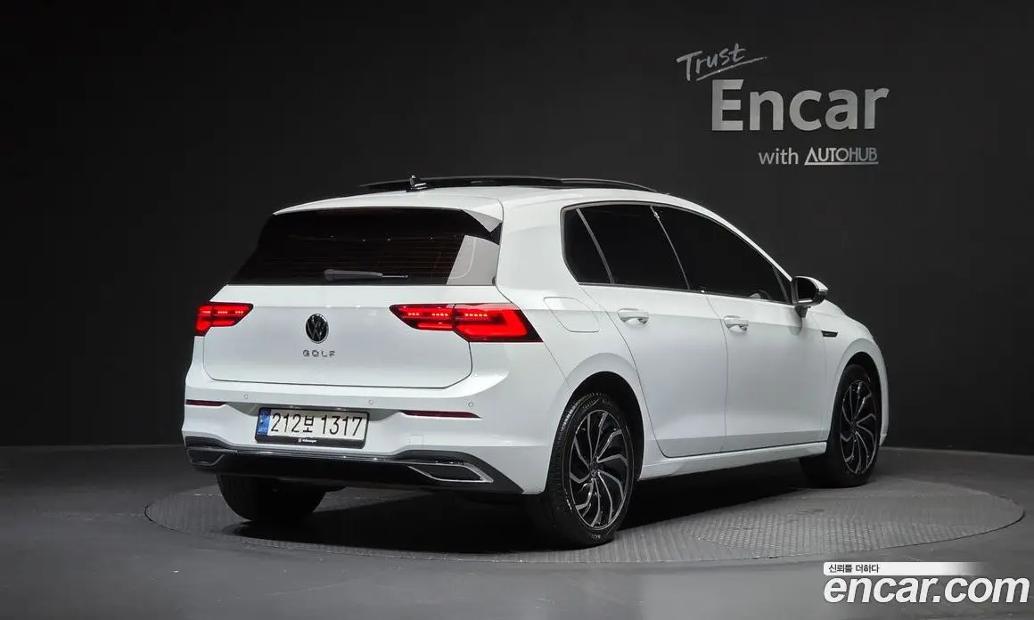 Volkswagen Golf 2022 2.0 автомат (гидро), фото 1 Volkswagen Golf 2022 2.0 автомат (гидро), фото 1