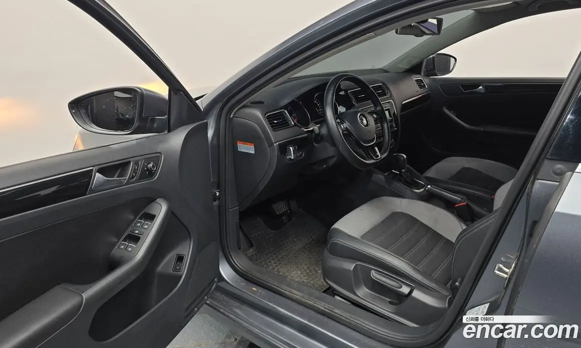 Volkswagen Jetta 2015 2.0 автомат (гидро), фото 13