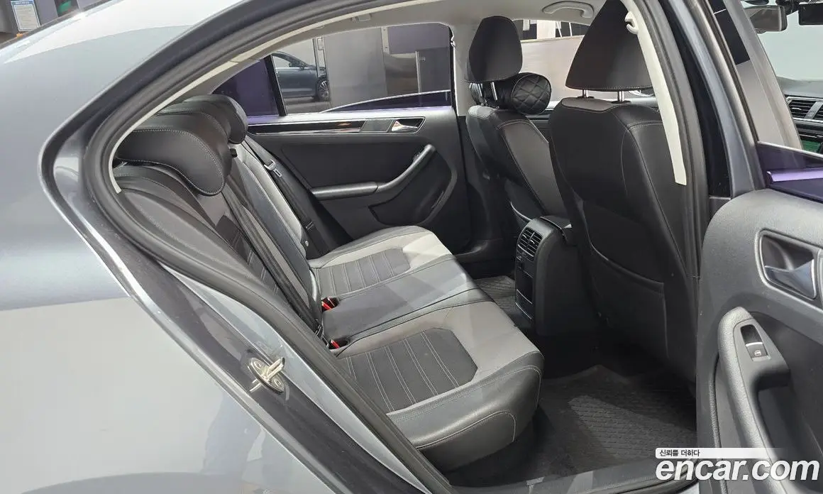 Volkswagen Jetta 2015 2.0 автомат (гидро), фото 17