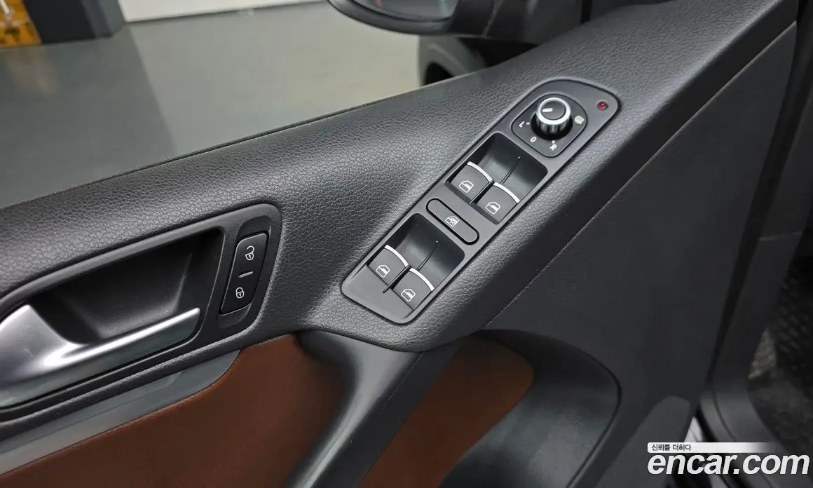 Volkswagen Tiguan 2013 2.0 автомат (гидро), фото 20 Volkswagen Tiguan 2013 2.0 автомат (гидро), фото 20
