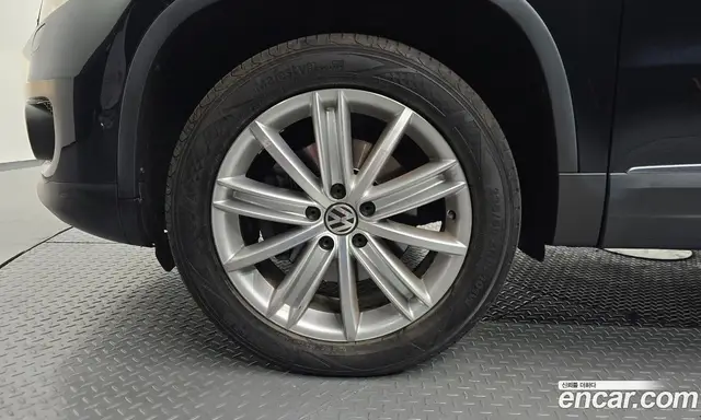 Volkswagen Tiguan 2013 2.0 автомат (гидро), миниатюра 4 Volkswagen Tiguan 2013 2.0 автомат (гидро), миниатюра 4