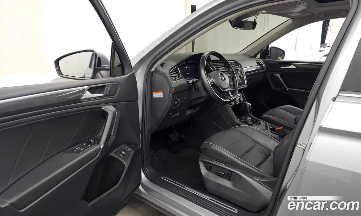 Volkswagen Tiguan 2020 2.0 автомат (гидро), фото 10 Volkswagen Tiguan 2020 2.0 автомат (гидро), фото 10