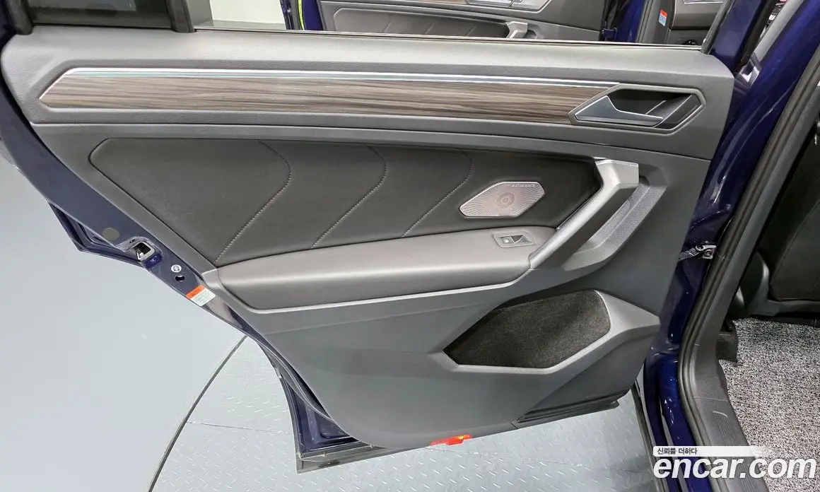 Volkswagen Tiguan 2022 2.0 автомат (гидро), фото 15