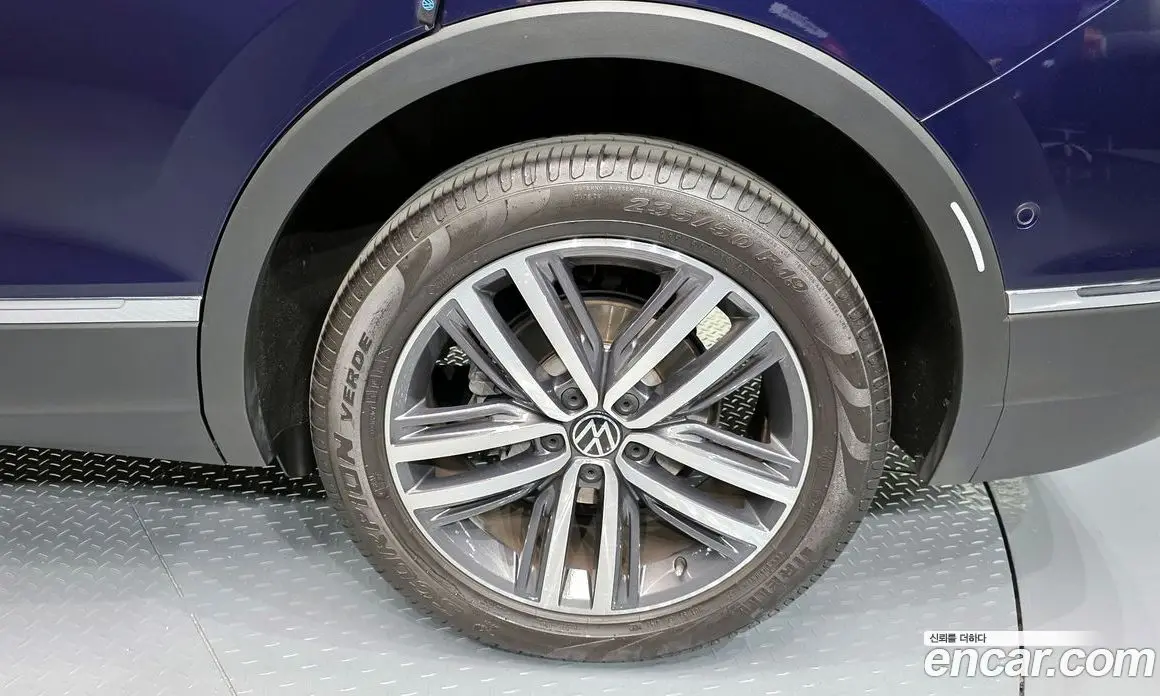 Volkswagen Tiguan 2022 2.0 автомат (гидро), фото 7