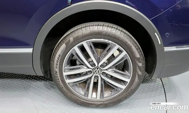 Volkswagen Tiguan 2022 2.0 автомат (гидро), миниатюра 7