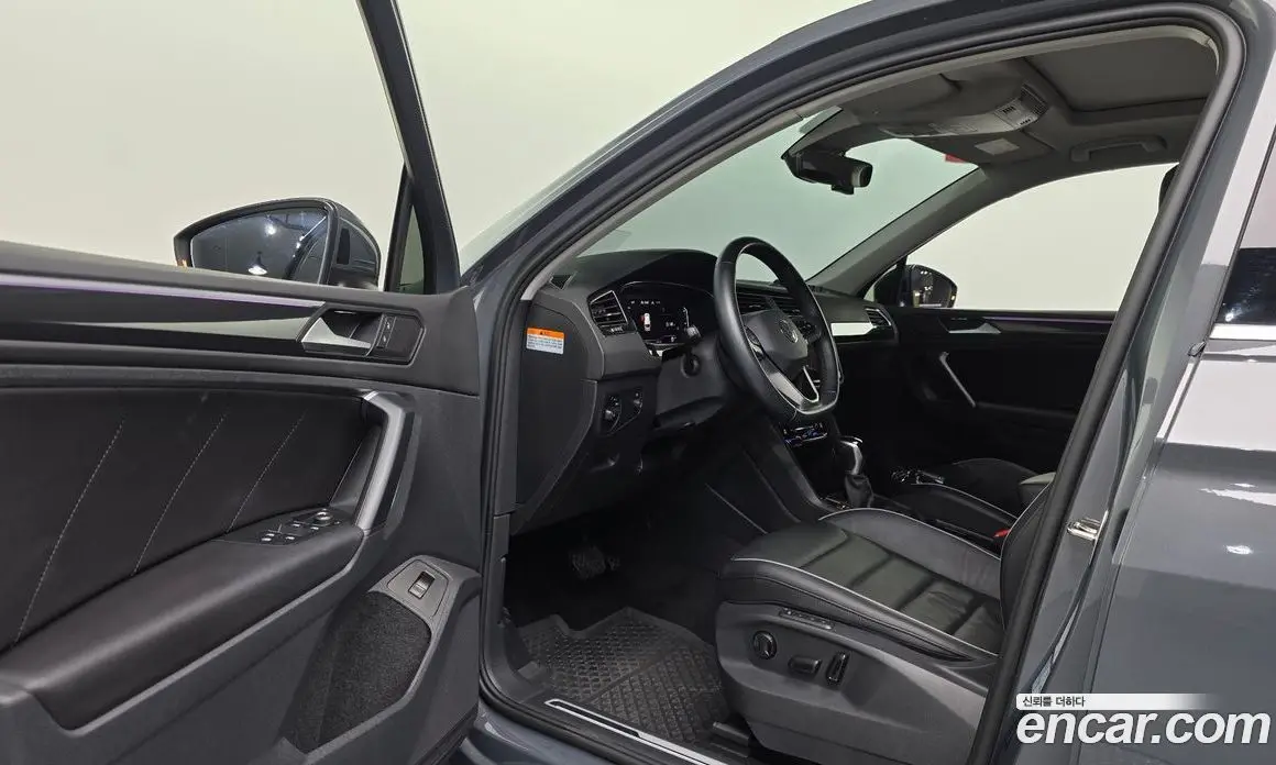 Volkswagen Tiguan 2022 2.0 автомат (гидро), фото 13