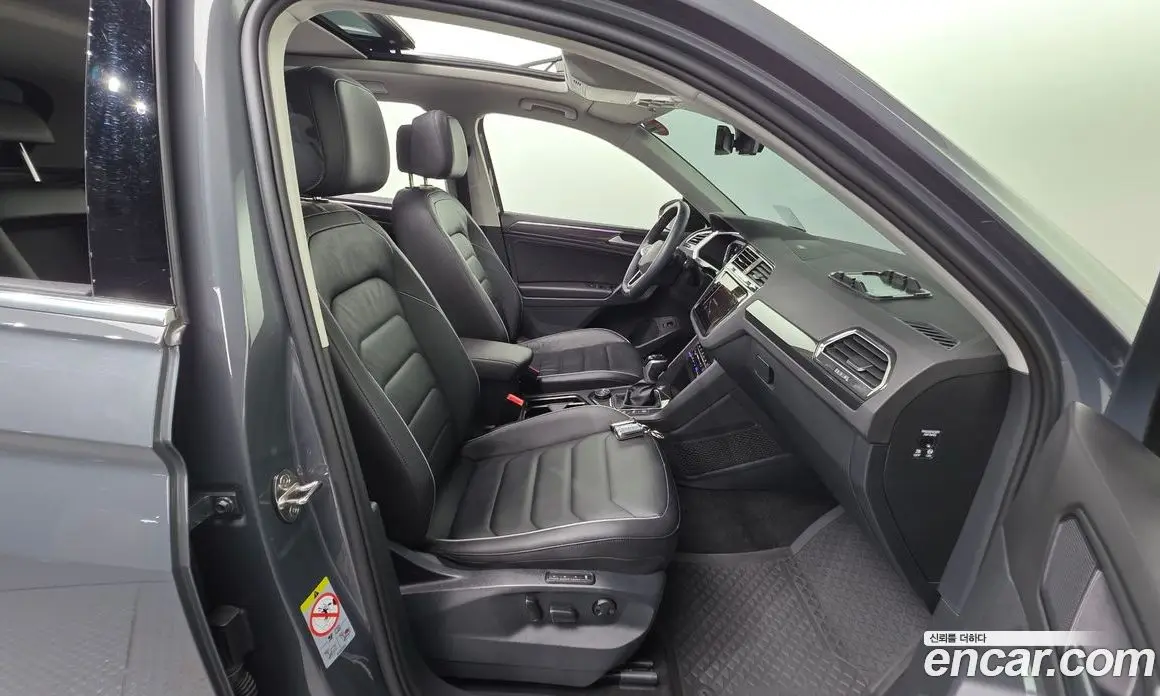 Volkswagen Tiguan 2022 2.0 автомат (гидро), фото 16