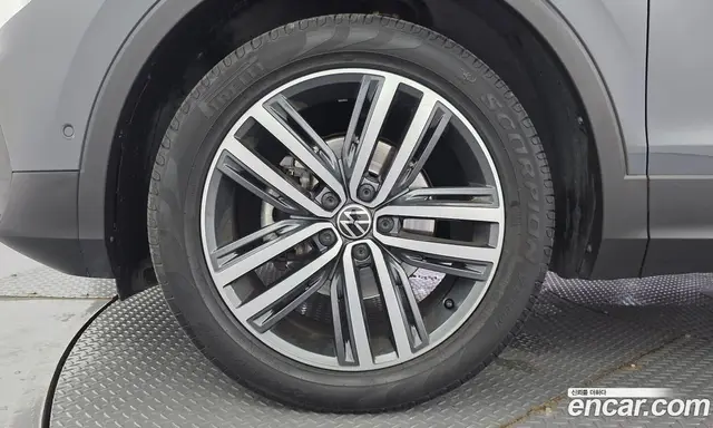 Volkswagen Tiguan 2022 2.0 автомат (гидро), миниатюра 5