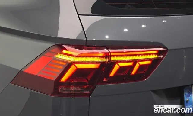 Volkswagen Tiguan 2022 2.0 автомат (гидро), миниатюра 9