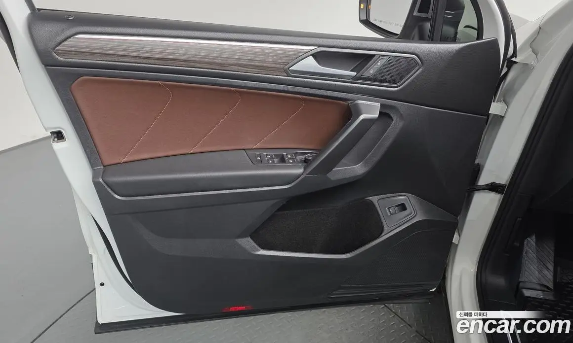 Volkswagen Tiguan 2023 2.0 автомат (гидро), фото 14