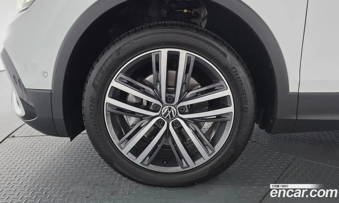 Volkswagen Tiguan 2023 2.0 автомат (гидро), фото 5