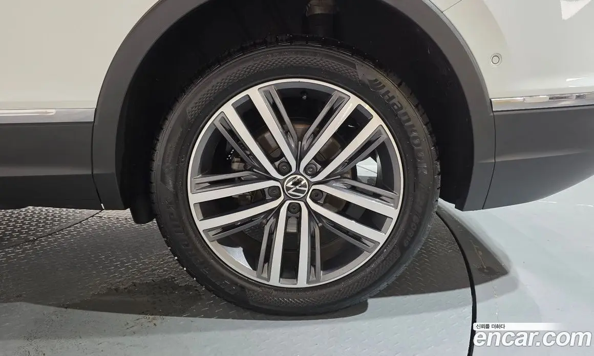 Volkswagen Tiguan 2023 2.0 автомат (гидро), фото 7