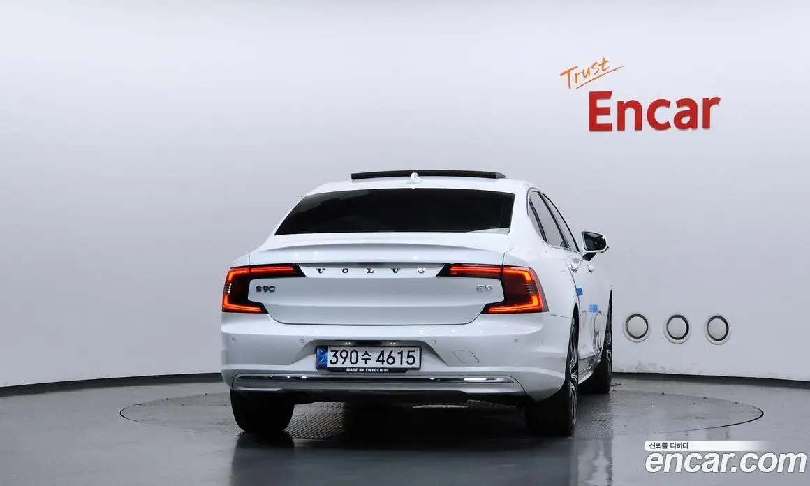 Volvo S90 2022 2.0 автомат (гидро), фото 4 Volvo S90 2022 2.0 автомат (гидро), фото 4