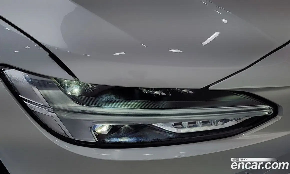 Volvo S90 2022 2.0 автомат (гидро), фото 8 Volvo S90 2022 2.0 автомат (гидро), фото 8