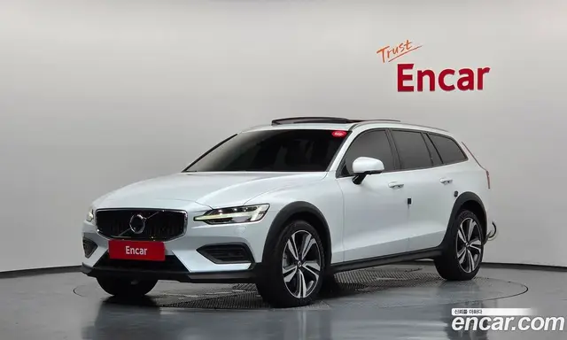 Volvo V60, 2021, 73 070 км