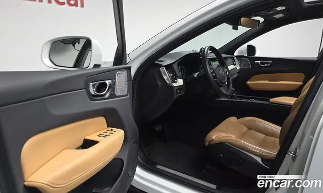 Volvo XC60 2018 2.0 автомат (гидро), миниатюра 12