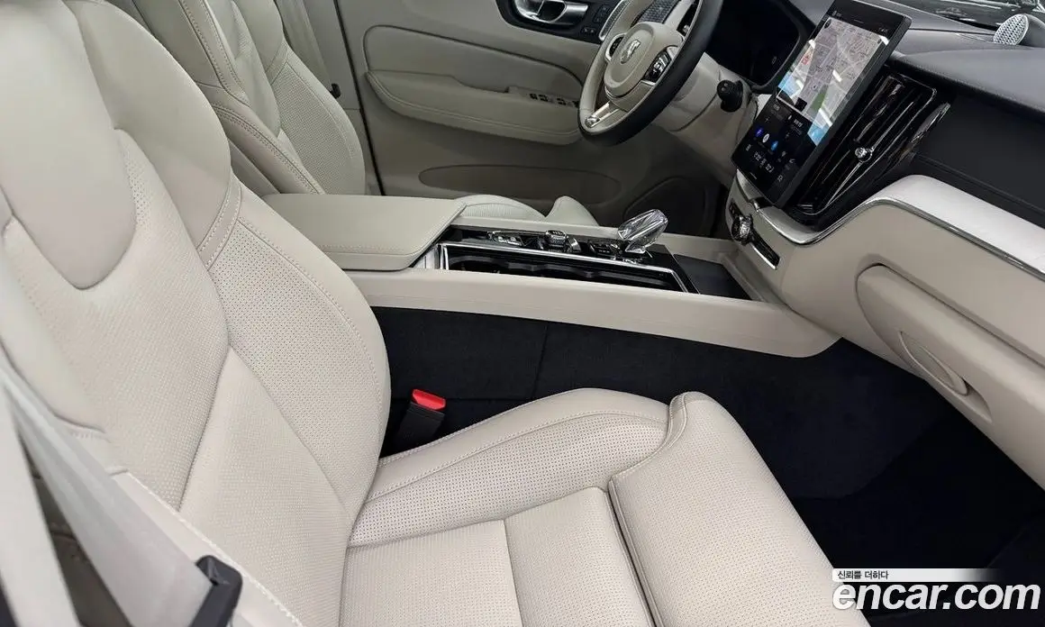 Volvo XC60 2026 2.0 автомат (гидро), фото 10 Volvo XC60 2026 2.0 автомат (гидро), фото 10