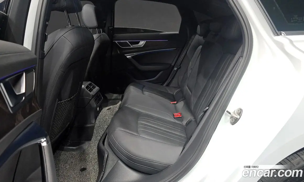 Audi A6 2020 2.0 автомат (гидро), фото 18