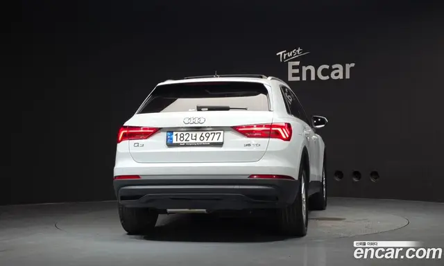 Audi Q3 2023 2.0 автомат (гидро), миниатюра 4